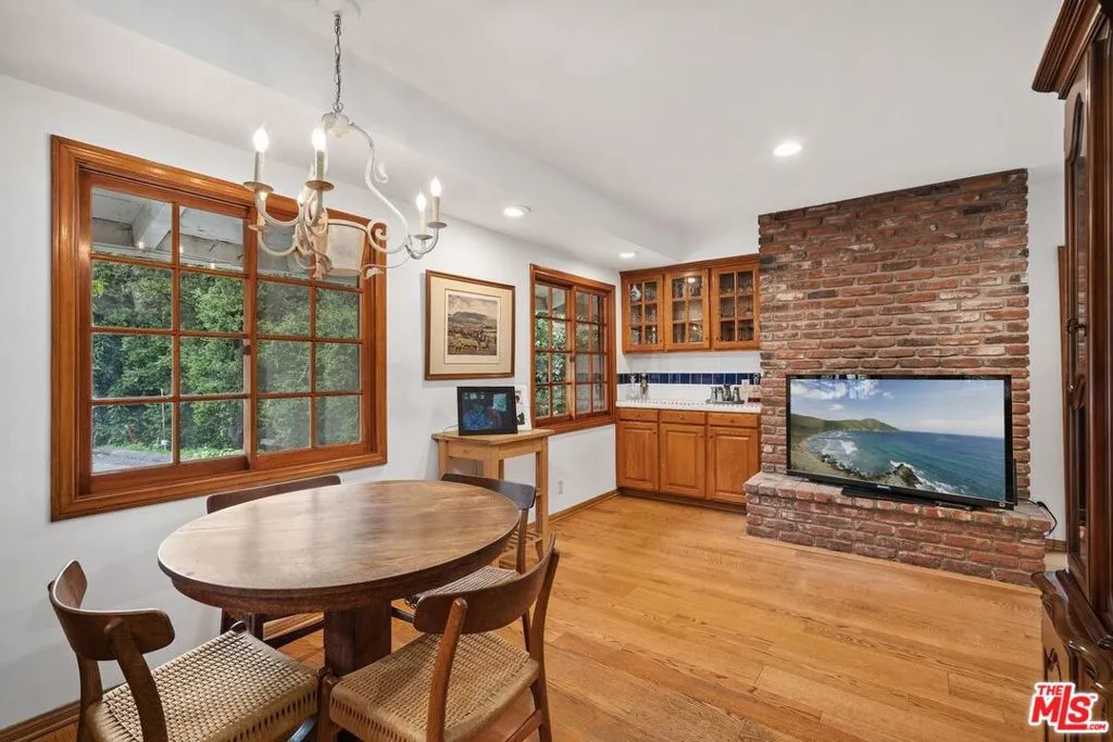 1809 Melhill Way, Los Angeles, California 90049 home-pic-12