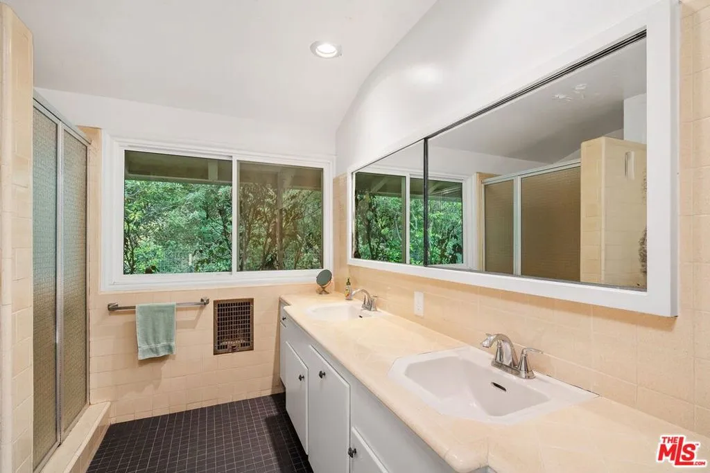 1809 Melhill Way, Los Angeles, California 90049 home-pic-15