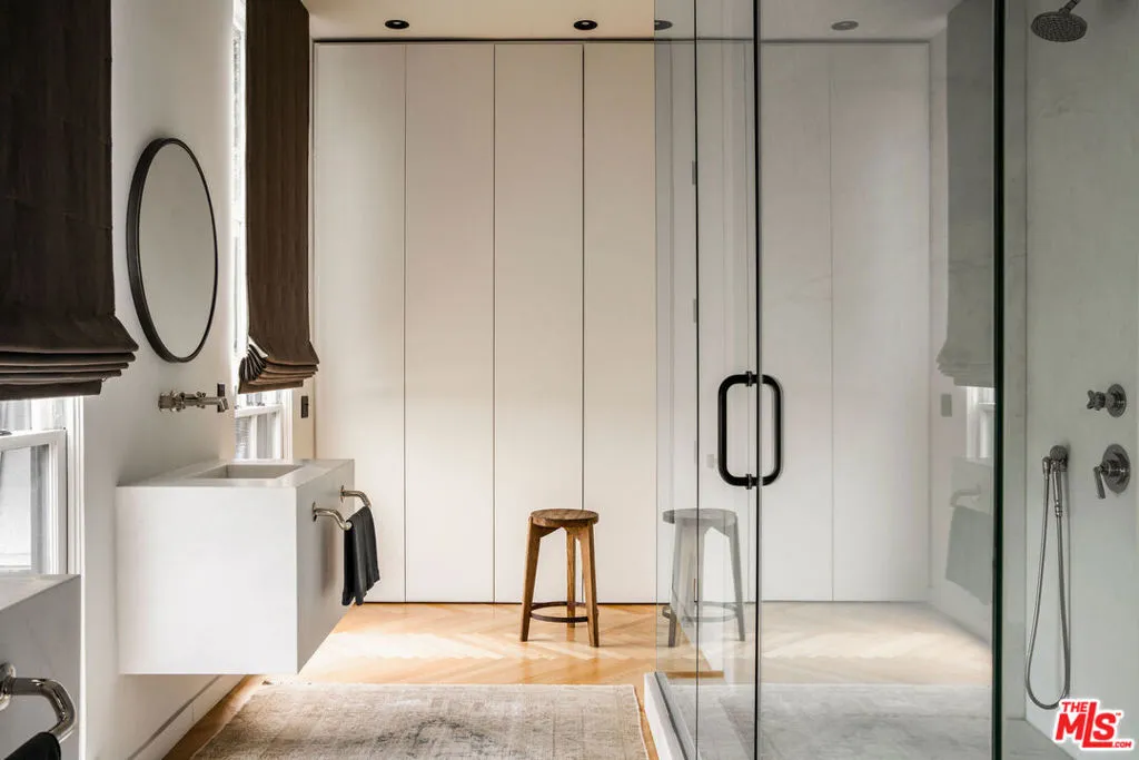 8817 Thrasher Avenue, Los Angeles, California 90069 home-pic-12