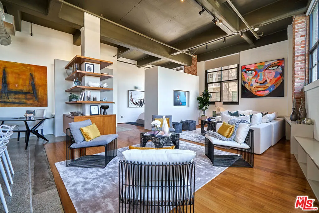 1850 Industrial Street 204, Los Angeles, California 90021, 1 Bedroom Bedrooms, ,2 BathroomsBathrooms,Residential,For Sale,Industrial,25519985