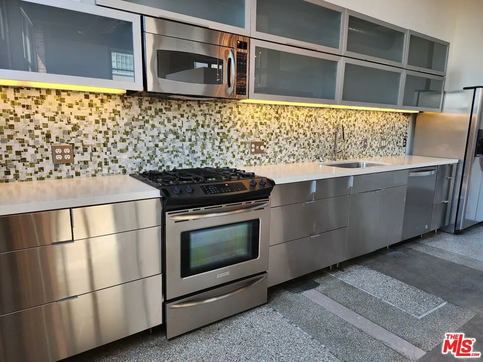 1850 Industrial Street 204, Los Angeles, California 90021 home-pic-42