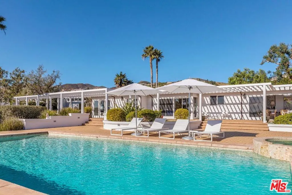 27727 Pacific Coast Highway, Malibu, California 90265, 4 Bedrooms Bedrooms, ,4 BathroomsBathrooms,Residential,For Sale,Pacific Coast,25520183