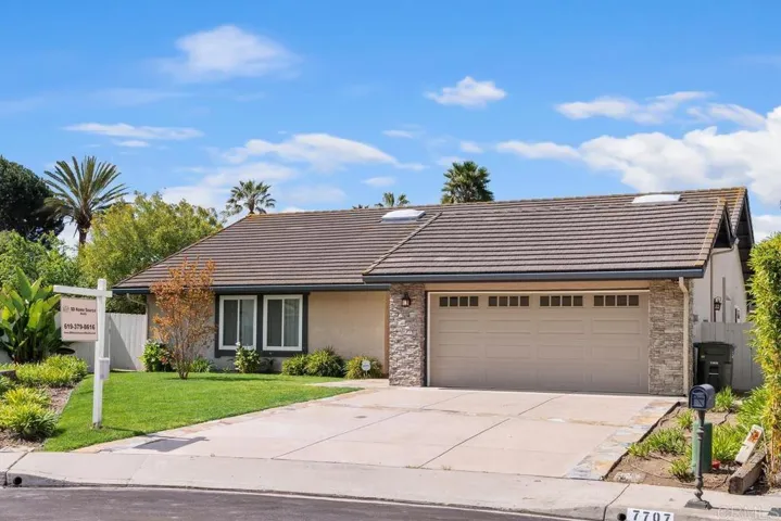 7707 Garboso Place, Carlsbad, California 92009