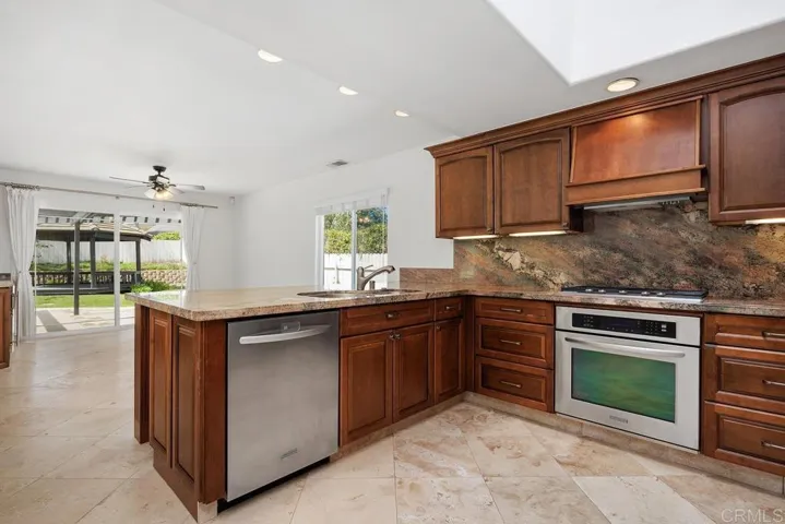 7707 Garboso Place, Carlsbad, California 92009