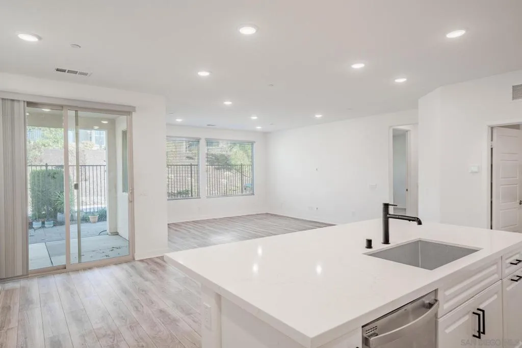 1660 Capri Way, Beaumont, California 92223 home-pic-12