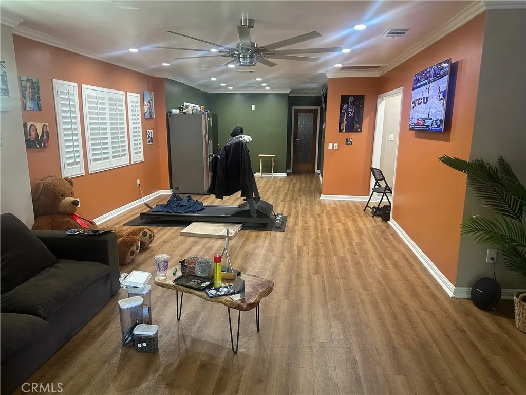 843 E Imperial, Los Angeles, California 90059 home-pic-1