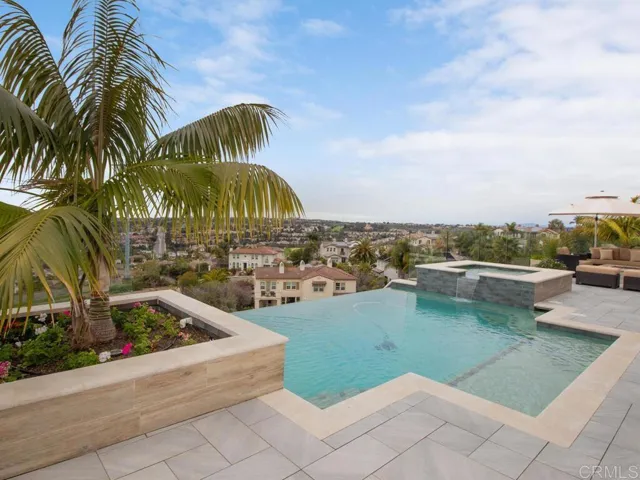 Vanishing Edge Pool