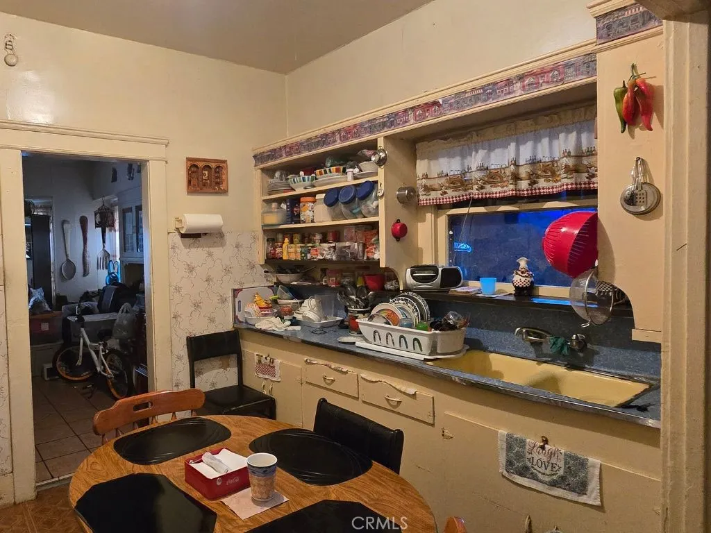 548 E 14th Street, Long Beach, California 90813 home-pic-4