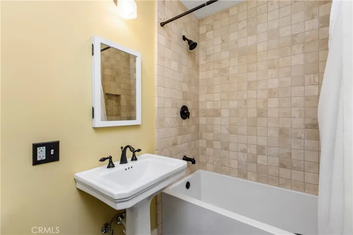 1230 Harvard Avenue, Claremont, California 91711