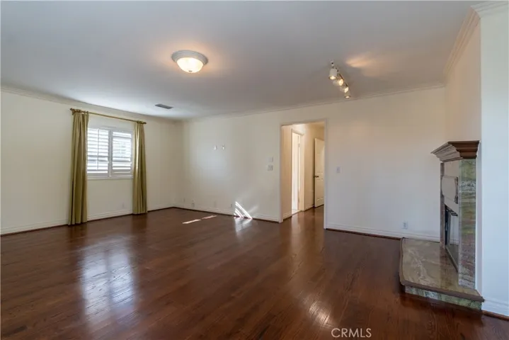 932 W Kenneth Road, Glendale, California 91202