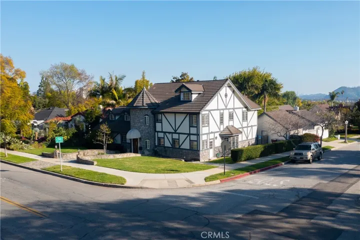 932 W Kenneth Road, Glendale, California 91202