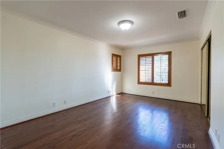 932 W Kenneth Road, Glendale, California 91202