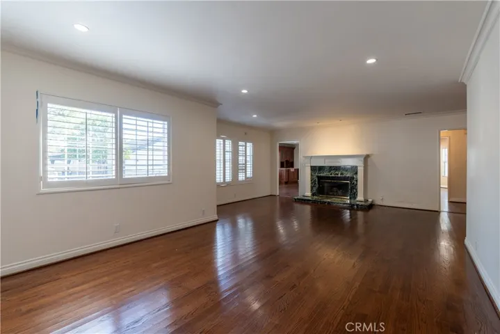 932 W Kenneth Road, Glendale, California 91202