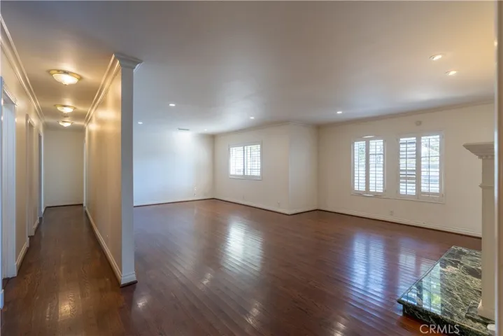 932 W Kenneth Road, Glendale, California 91202