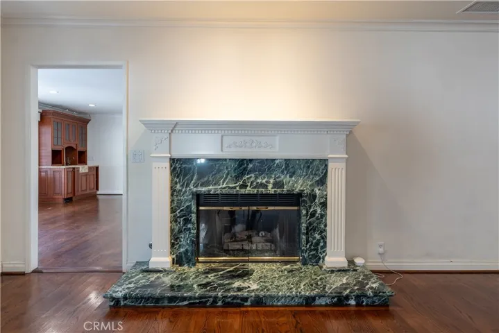 932 W Kenneth Road, Glendale, California 91202