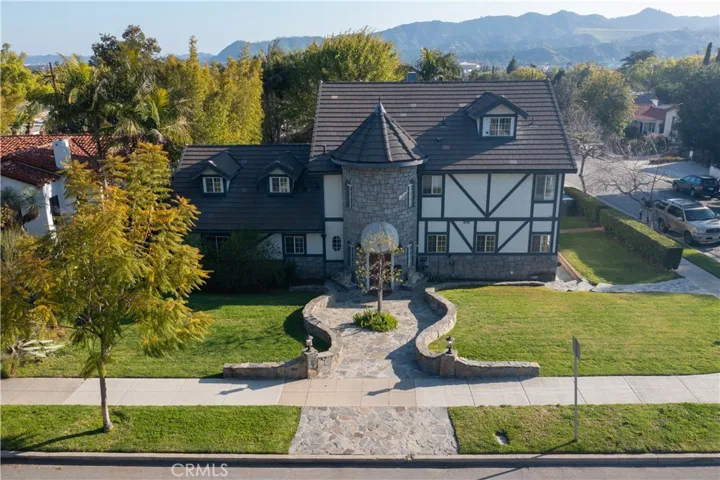 932 W Kenneth Road, Glendale, California 91202