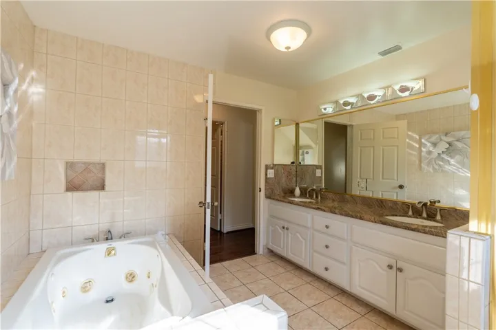 932 W Kenneth Road, Glendale, California 91202