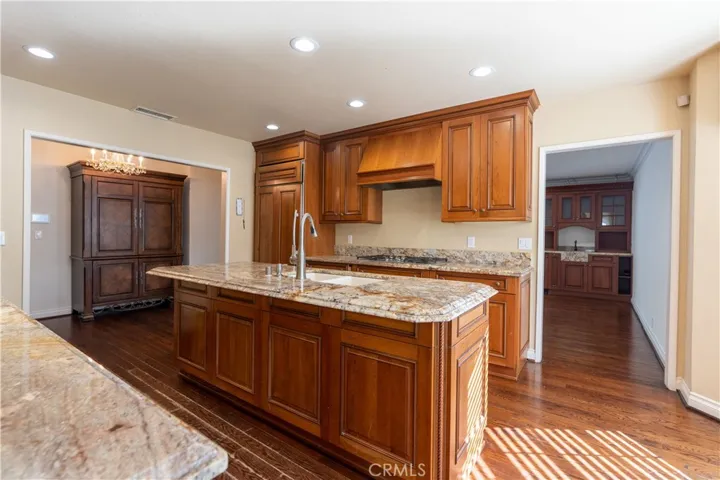 932 W Kenneth Road, Glendale, California 91202