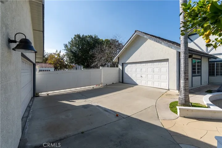 932 W Kenneth Road, Glendale, California 91202