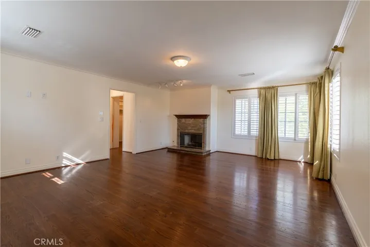 932 W Kenneth Road, Glendale, California 91202