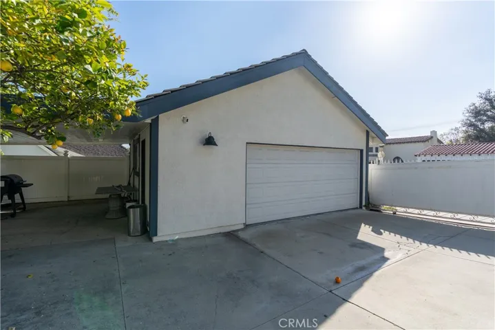 932 W Kenneth Road, Glendale, California 91202