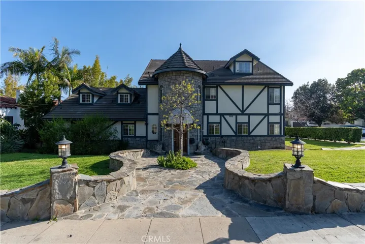932 W Kenneth Road, Glendale, California 91202