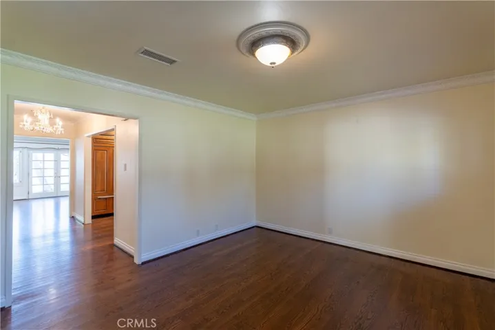 932 W Kenneth Road, Glendale, California 91202