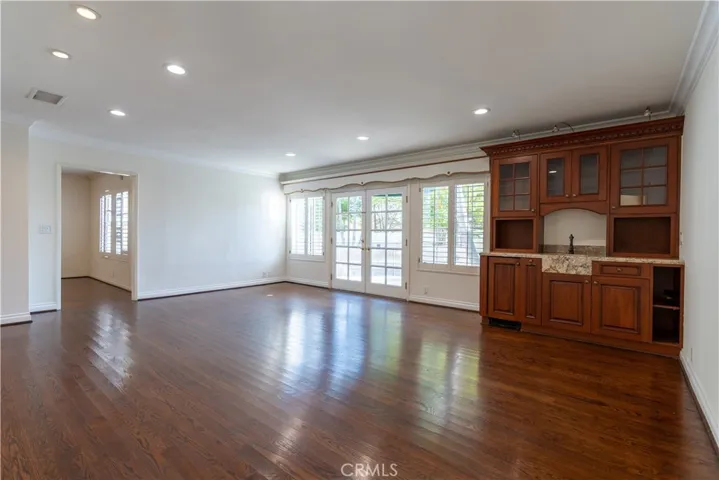 932 W Kenneth Road, Glendale, California 91202