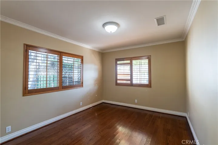932 W Kenneth Road, Glendale, California 91202