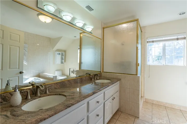 932 W Kenneth Road, Glendale, California 91202