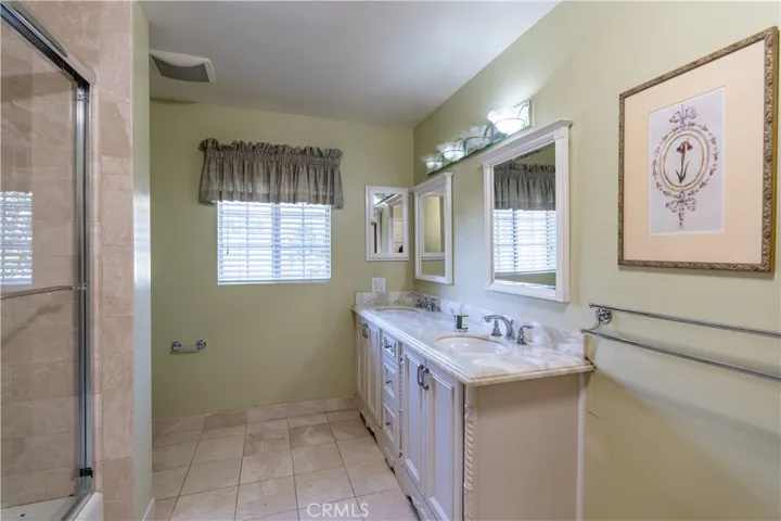 932 W Kenneth Road, Glendale, California 91202