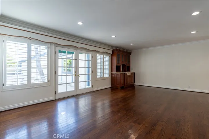 932 W Kenneth Road, Glendale, California 91202