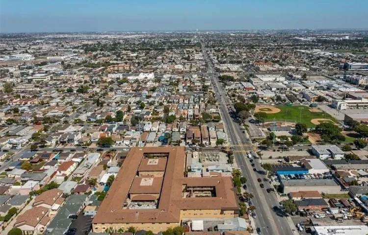 4633 Marine Avenue 201, Lawndale, California 90260