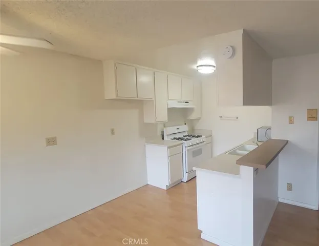 4633 Marine Avenue 201, Lawndale, California 90260
