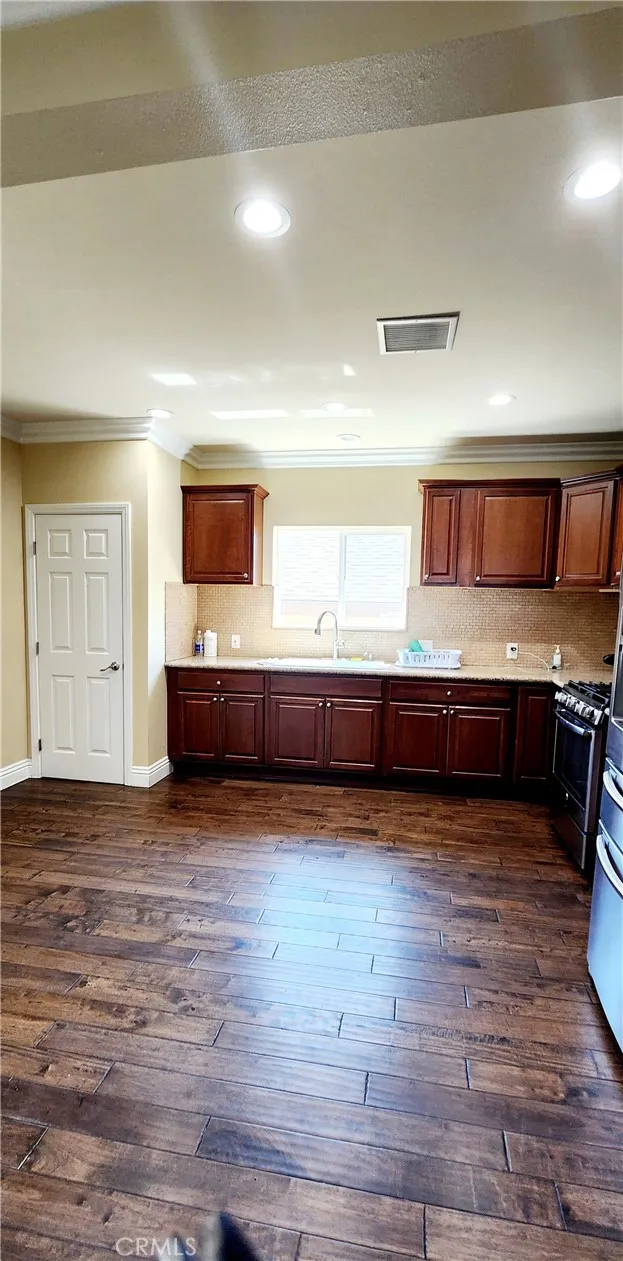 3112 3130 1st Street, Riverside, California 92507 home-pic-37