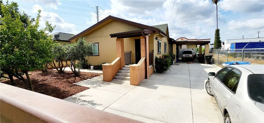 3112 3130 1st Street, Riverside, California 92507 home-pic-2
