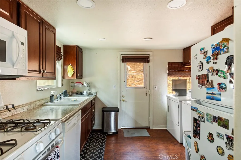 31662 Panorama Drive, Running Springs, California 92382 home-pic-7