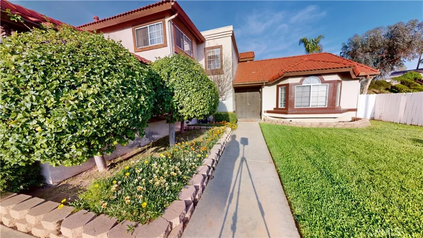 FRONT OF HOUSE