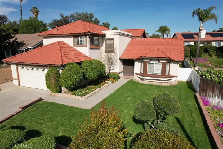FRONT OF HOUSE