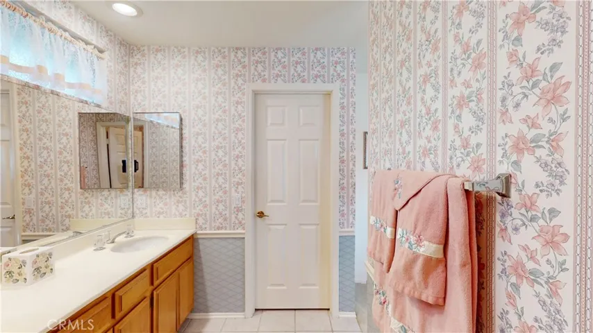 PRIMARY BATHROOM (2)