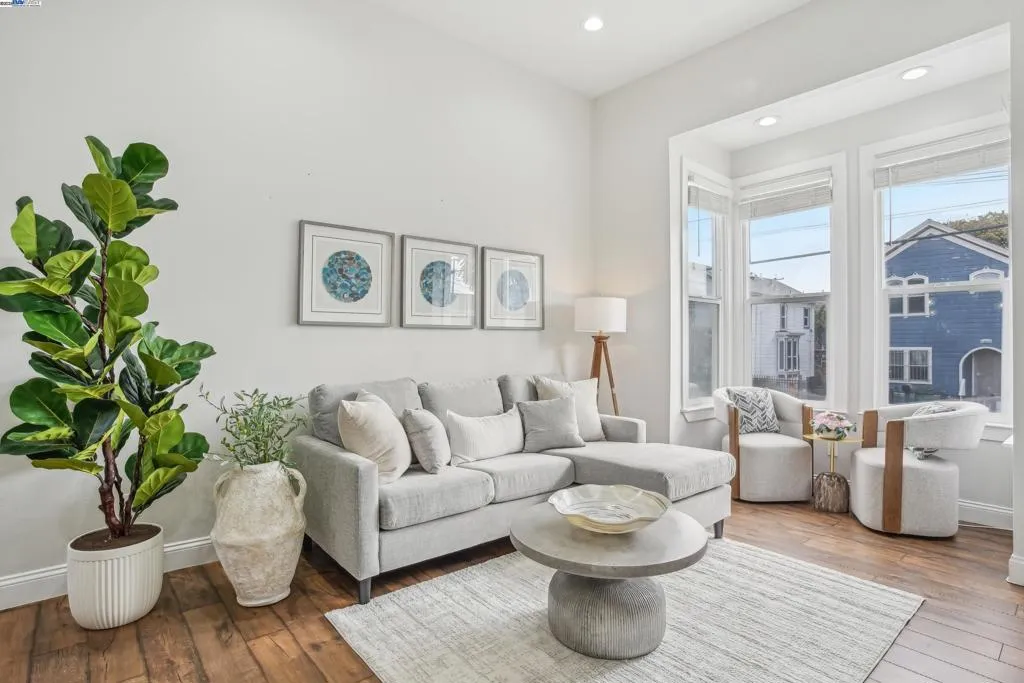 875 Wood St, Oakland, California 94607 home-pic-0