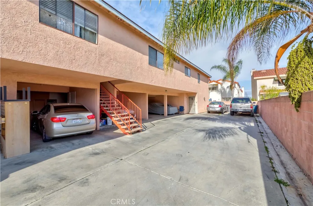 16938 S Dalton Avenue, Gardena, California 90247 home-pic-3