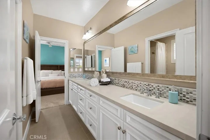 17495 Oakbluffs Lane, Huntington Beach, California 92649