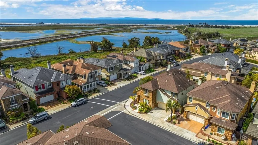 17495 Oakbluffs Lane, Huntington Beach, California 92649