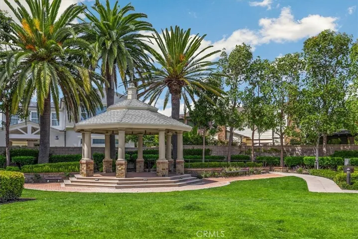 17495 Oakbluffs Lane, Huntington Beach, California 92649