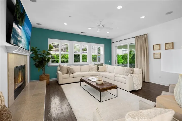 17495 Oakbluffs Lane, Huntington Beach, California 92649