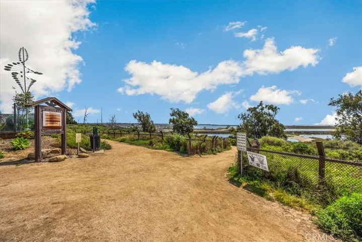 17495 Oakbluffs Lane, Huntington Beach, California 92649