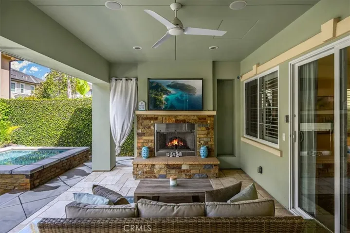 17495 Oakbluffs Lane, Huntington Beach, California 92649