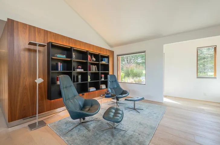 1142 Crest Avenue, Pacific Grove, California 93950