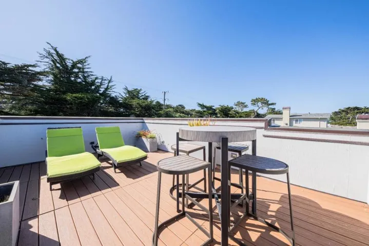 1142 Crest Avenue, Pacific Grove, California 93950
